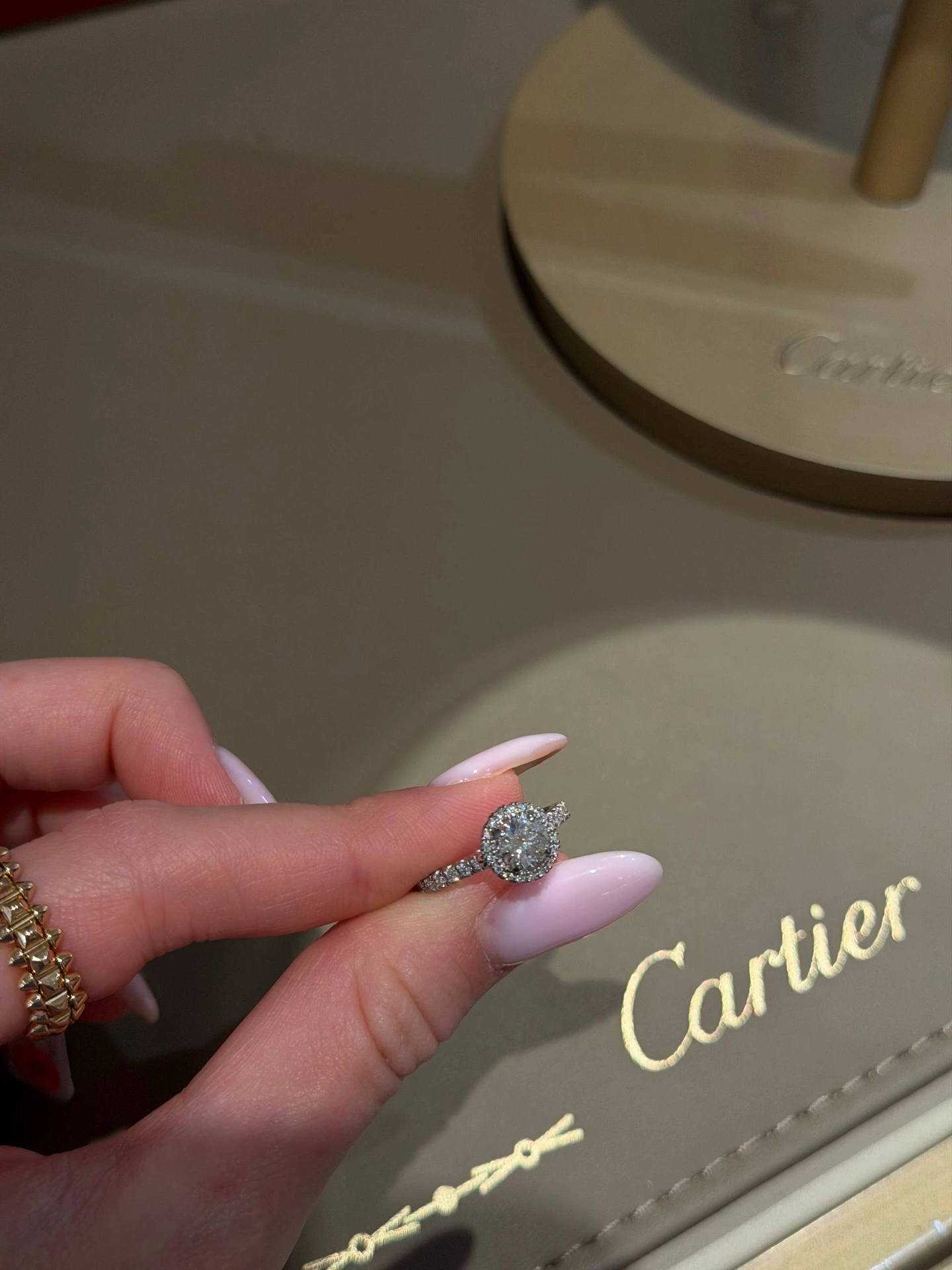 Обручальные и помолвочные кольца Cartier — фото 803