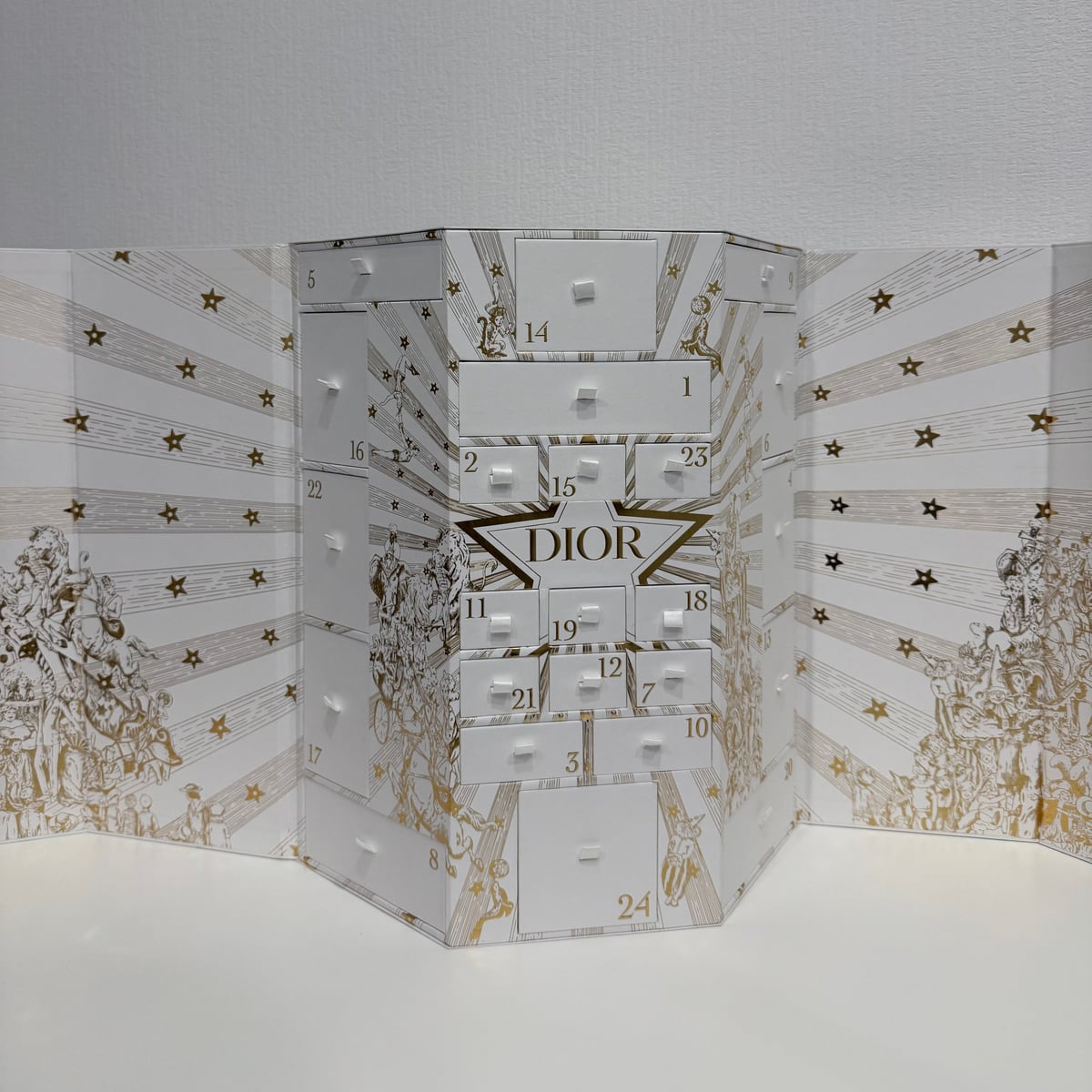 Адвент-календарь Dior - выкуп из Milan, цена €650